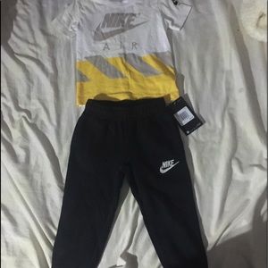 Nike outfit pants nwt shirt nwot